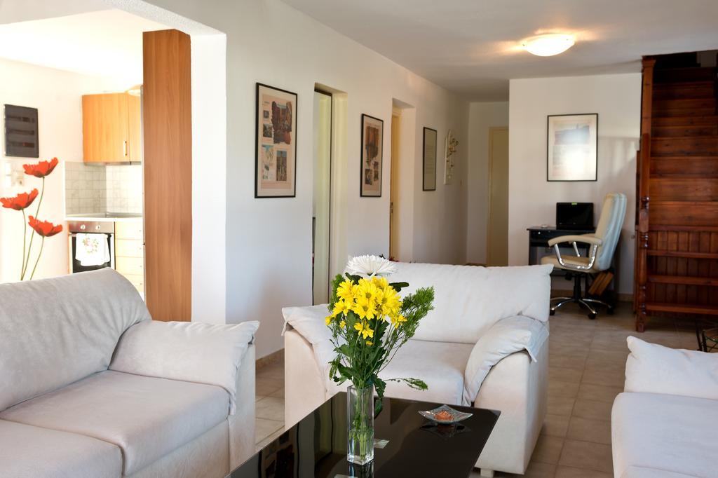 קיוטארי Villa Nefeli חדר תמונה